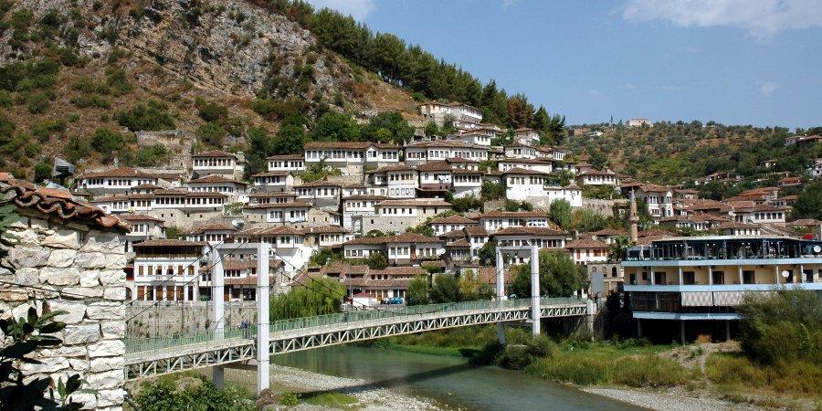 Berat, città dalle mille finestre